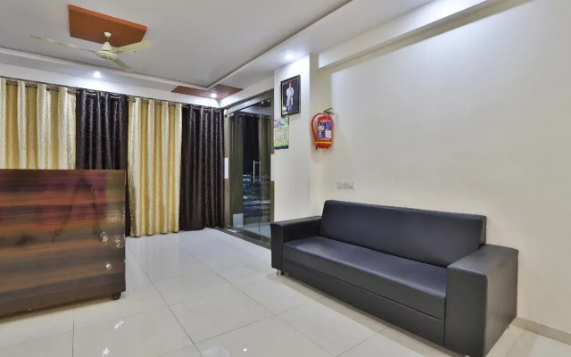 Maahi Palace By OYO Rooms