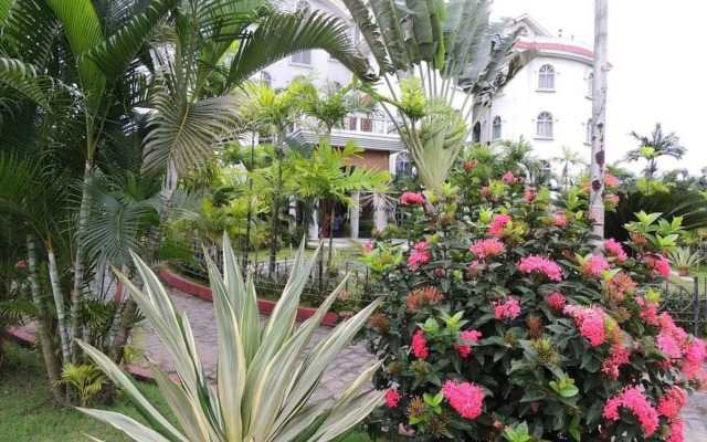 Hotel East Palace