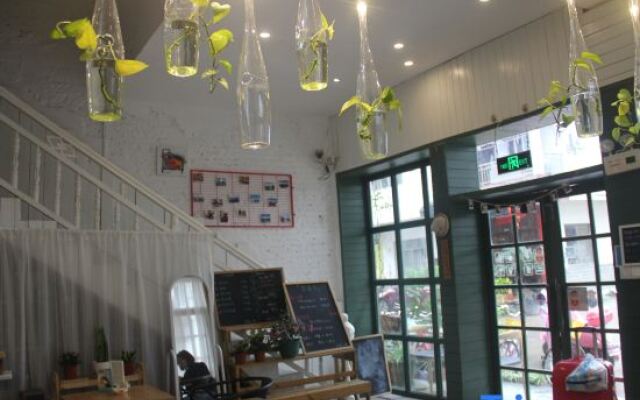 Xiyu Hostel · Cat Café