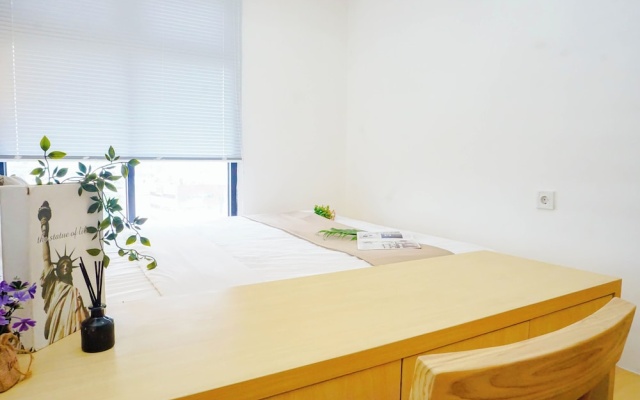 Compact Wooden Accents 3Br At Pollux Chadstone Apartment – Guest Rooms – Cikarang