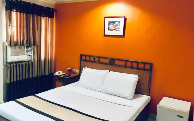 Golden Valley Hotel