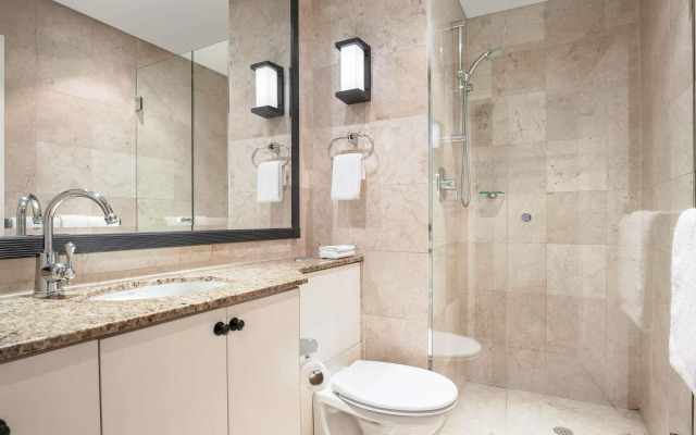 Mantra 2 Bond Street Sydney