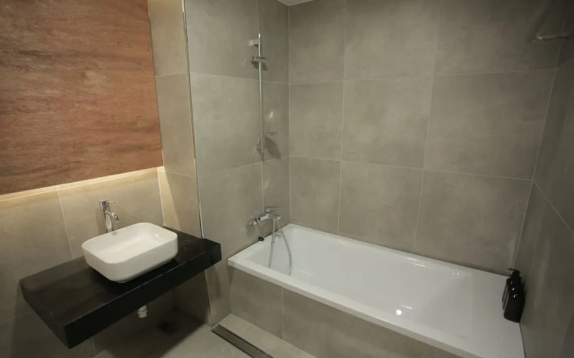 Hotel Seven Step