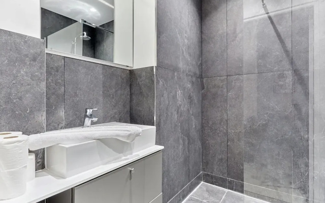 Sublime 3 Bedroom Flat Palais Royal Bourse