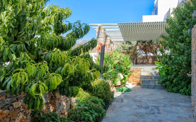 Yperia Hotel