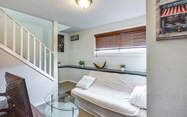 3 Mi to Dtwn Tacoma: Pet-friendly Home