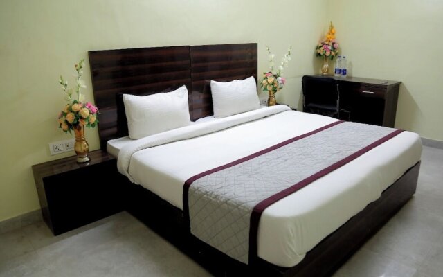 Liv In By Golden Plate