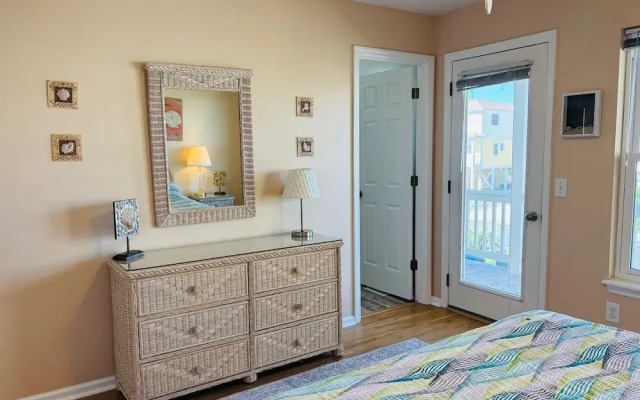 Summer Sandcastle 5 Bedroom Home by RedAwning