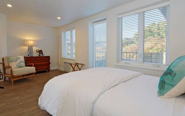 2141 IliIli Rd - 14 Br Villa