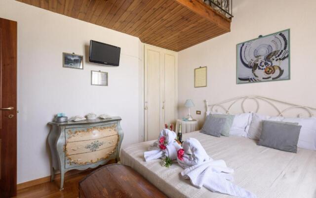 Tuscany Balcony: Crete Senesi