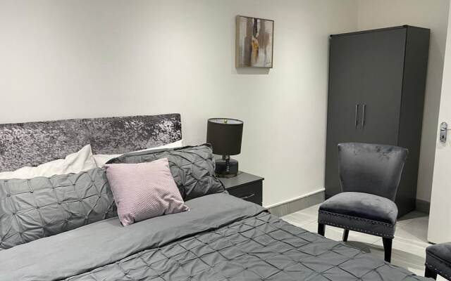 Luxurious 2-bed Apartment in Woolwich, London