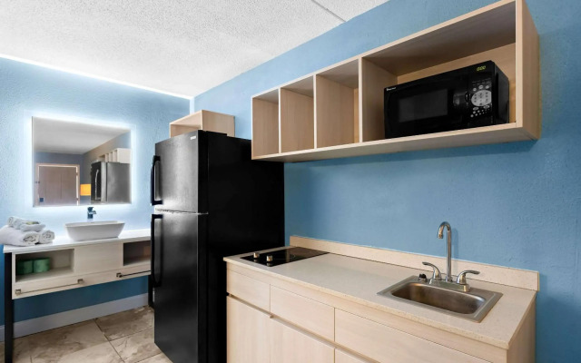 Suburban Studios Brunswick I-95