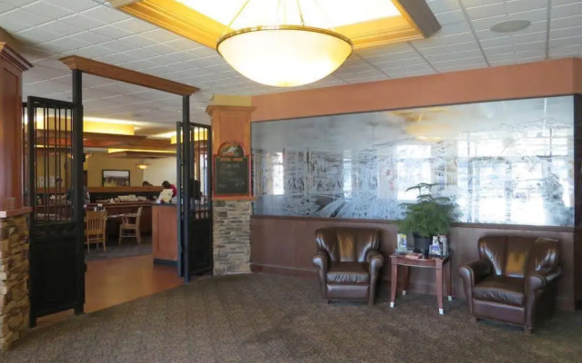Athabasca Valley Inn & Suites