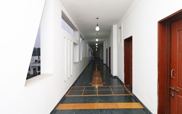 Oyo 15383 Hotel Grand Melrose