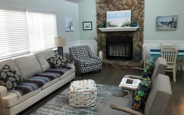 Floridays Vacation Home with Pool near to beach by RedAwning