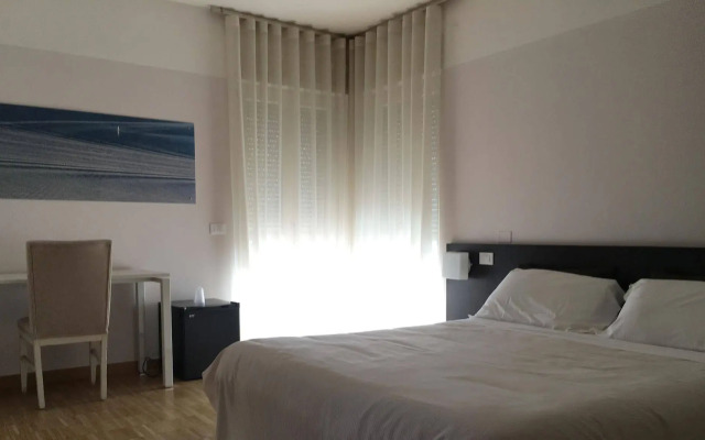 Vialeromadodici Rooms & Apartments