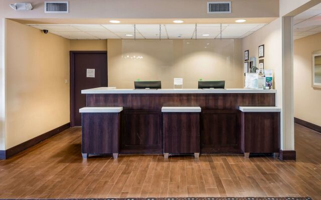 Quality Inn & Suites Quincy - Downtown