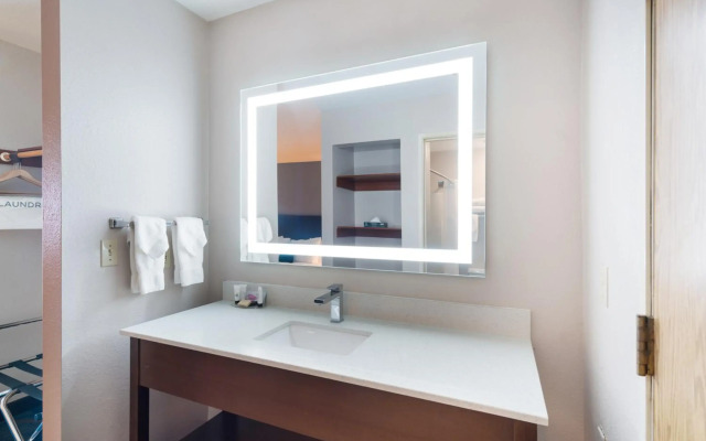 Red Lion Inn and Suites Kennewick Tri-Cities