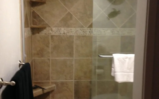 Papakea L106 - 2 Br Condo