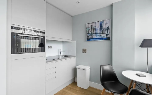 Luxurious ONE Bedroom Apartment IN Bond Street