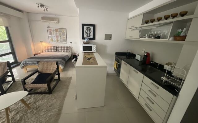 Deaf Twins 2B Botanico Super Calido