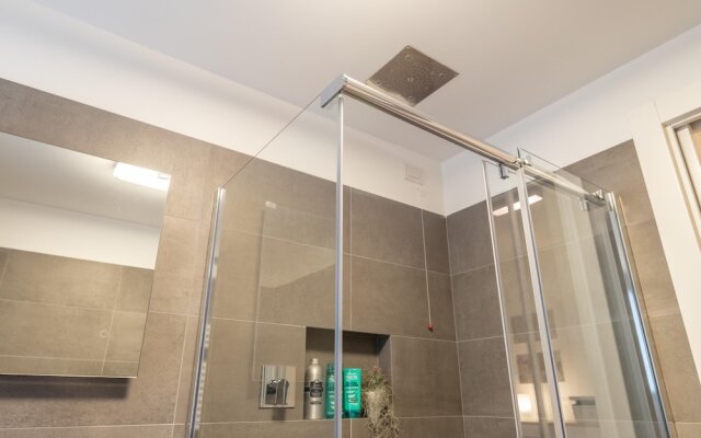 Central 2br Apartment Private Parking Long Term Welcome
