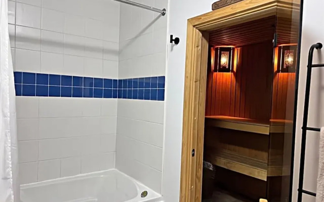 Les Eaux 227-1 by Escapades Tremblant