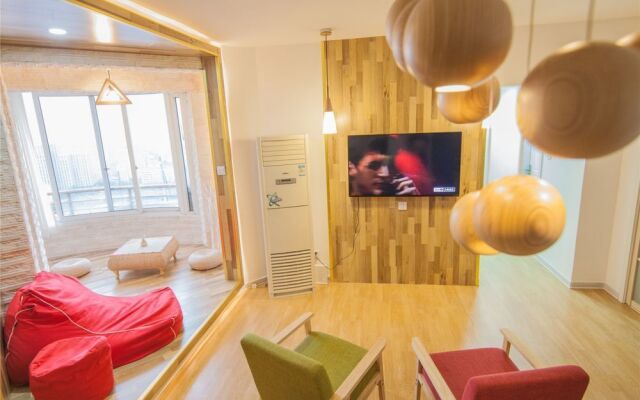 Warm Island Xujiahui 4 bedroom