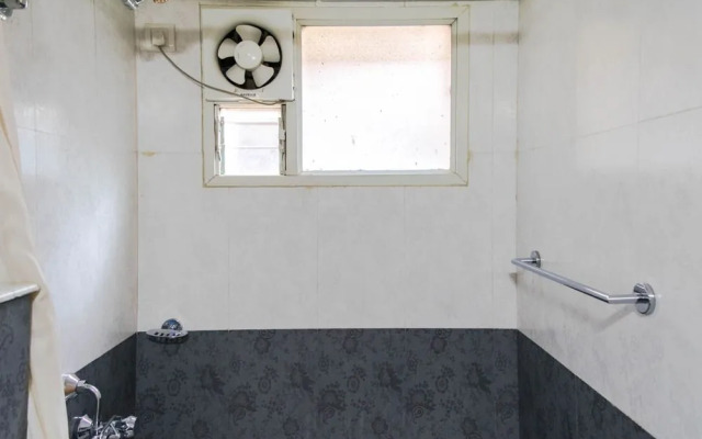 OYO 461 New Rainbow Business Hotel