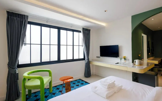 Bembis Hotel Charoenakorn 10