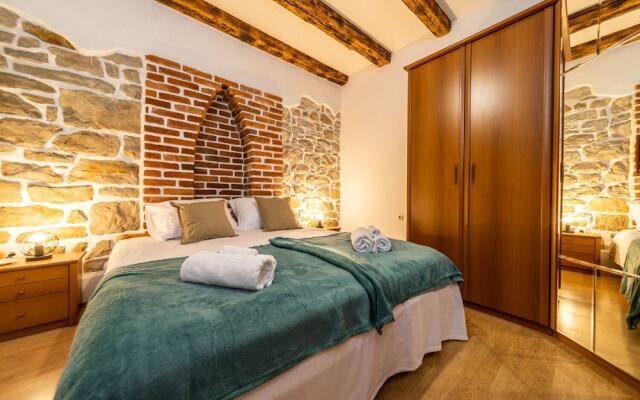 Galic - Stylish Getaway - H