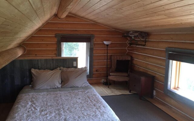 Cabins Over Crag Lake
