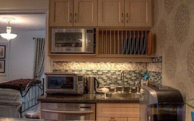 Seasons Above the Bay Guest Suites and B&B