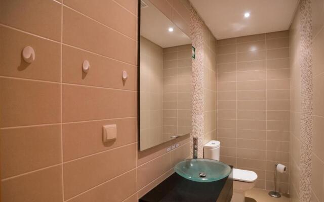 Charming Family Townhouse in Albufeira, Algarve