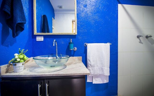 Casa del Puerto Hostel & Suites
