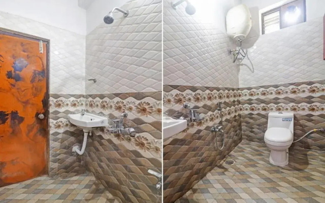 OYO Royal Stay Near Mantra Mall