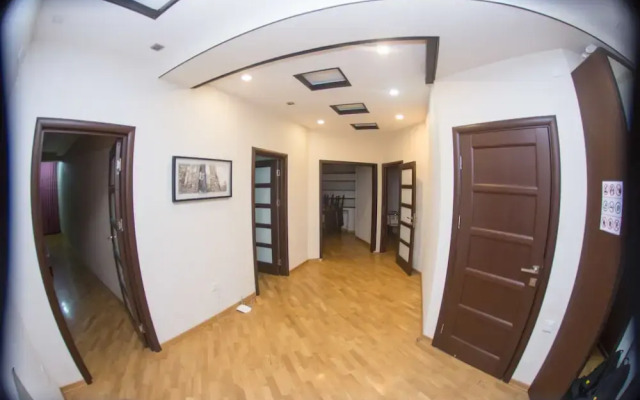 Bakuvi Tourist Apartment B086