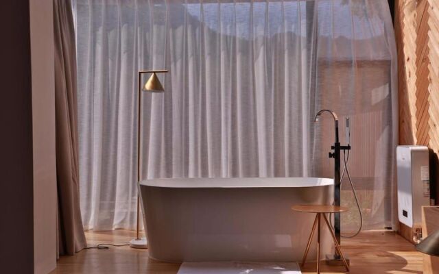 Worth Waiting Boutique Hotel