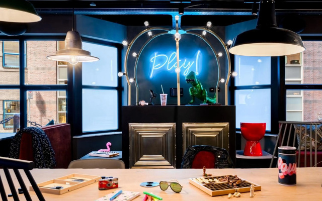 Moxy the Hague