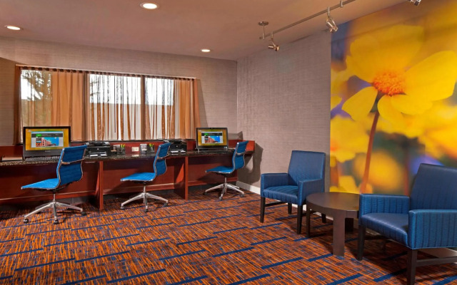 Courtyard By Marriott Farmington