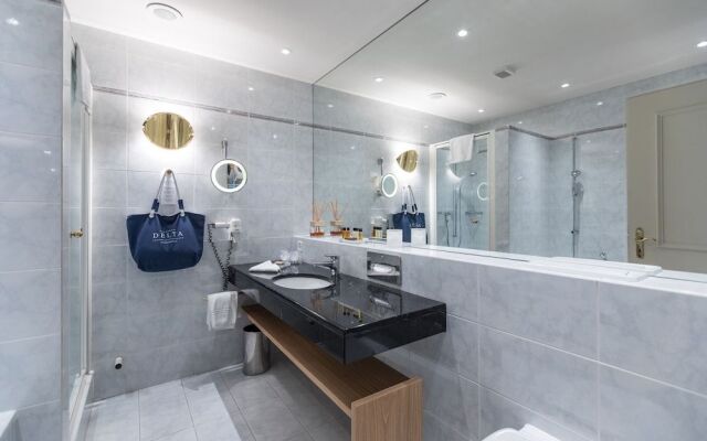 Villa Delta Suites House