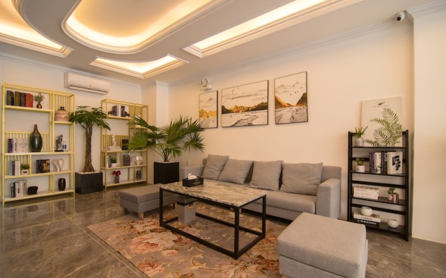 RedDoorz Plus near Tan Son Nhat Airport 3 – Lobby – Ho Chi Minh City