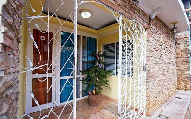 Jardin Benjamin TRINIDAD