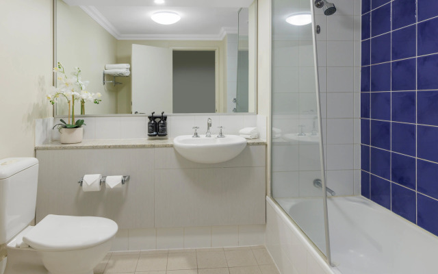 Oaks Perth Hotel