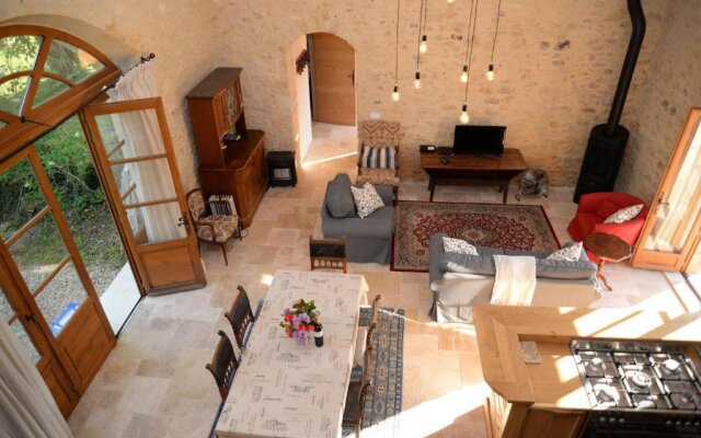 Explore the magic of the Dordogne Les Chouettes sleeps 14 to 16