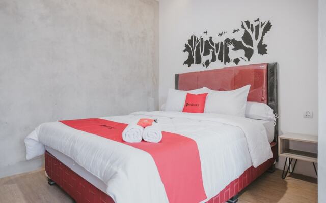 RedDoorz Plus Syariah near Universitas Lampung