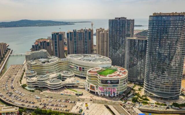 Vienna Classic Hotel (Qingdao Golden Beach Wuyue Plaza)