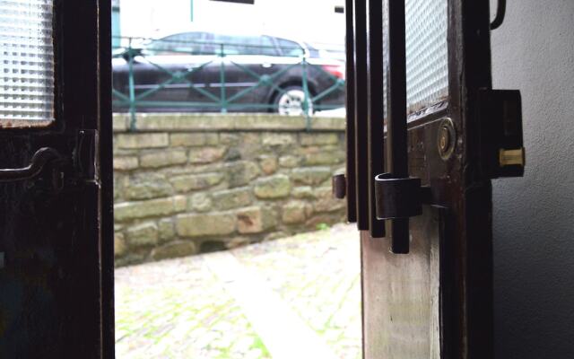 St. Francisco Flat with City Views