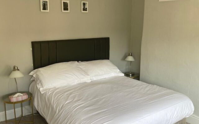 The Waverley Hotel