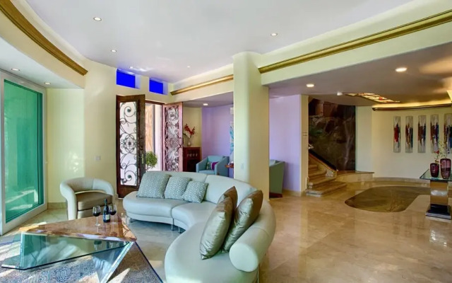 Luxury Suite With Garden and Ocean View